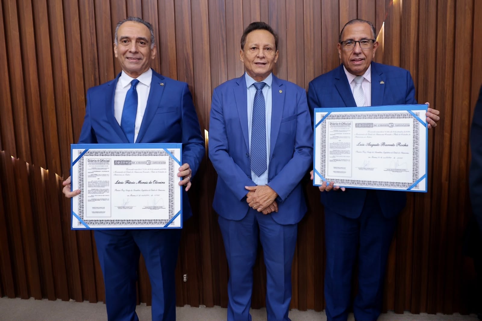 Presidente da Aleam, Adjuto Afonso, entrega Título de Cidadão do Amazonas a dirigentes do Cieam