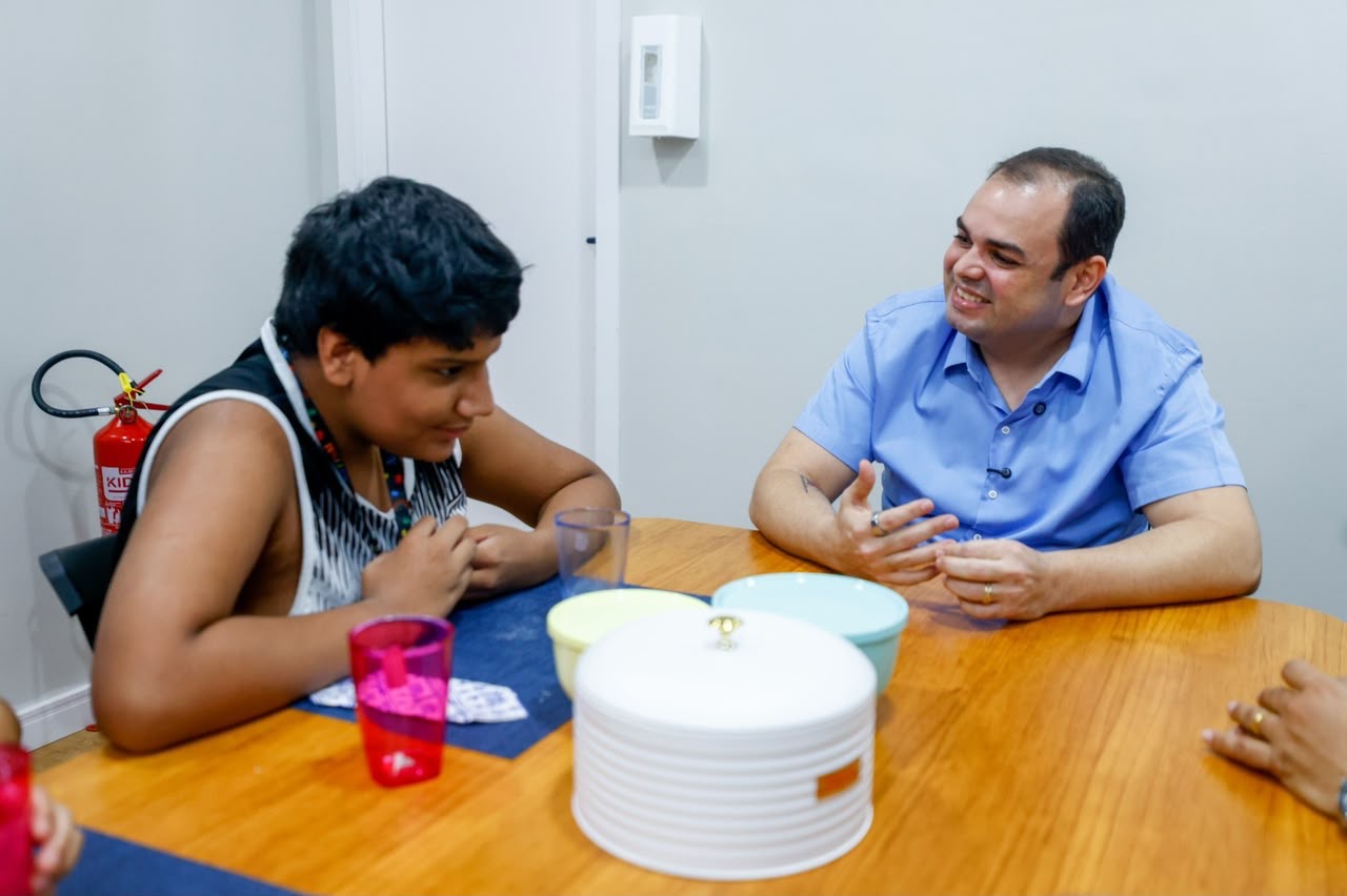 Inaugurado pelo governador Roberto Cidade, adolescentes do Juventude TEA transformam terapia em música, dança e novas conquistas