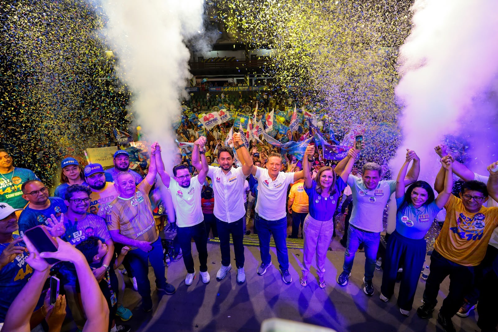 Mais de 10 mil pessoas participam do grande encontro de encerramento da campanha de Adjuto Afonso para deputado estadual